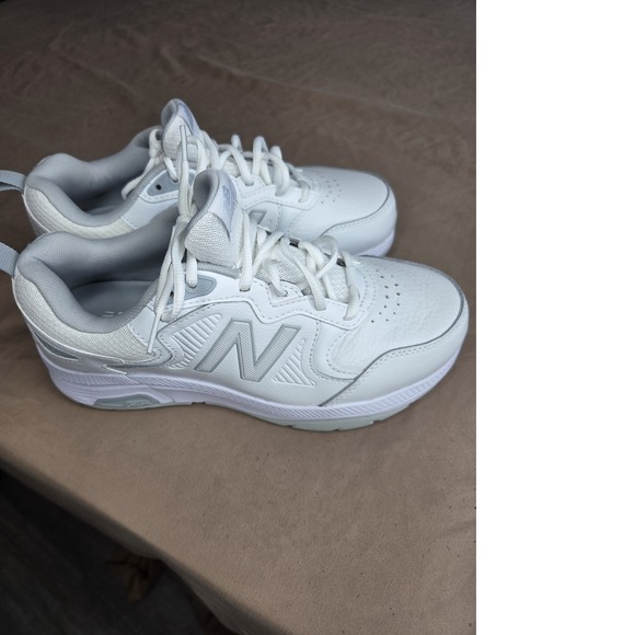 New Balance Shoes - Women's New Balance 857 White Wide Width 4E Mom Sneaker Size 8.5